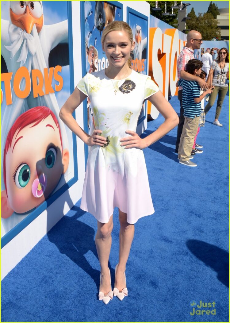 emma hellenkamp feet 4