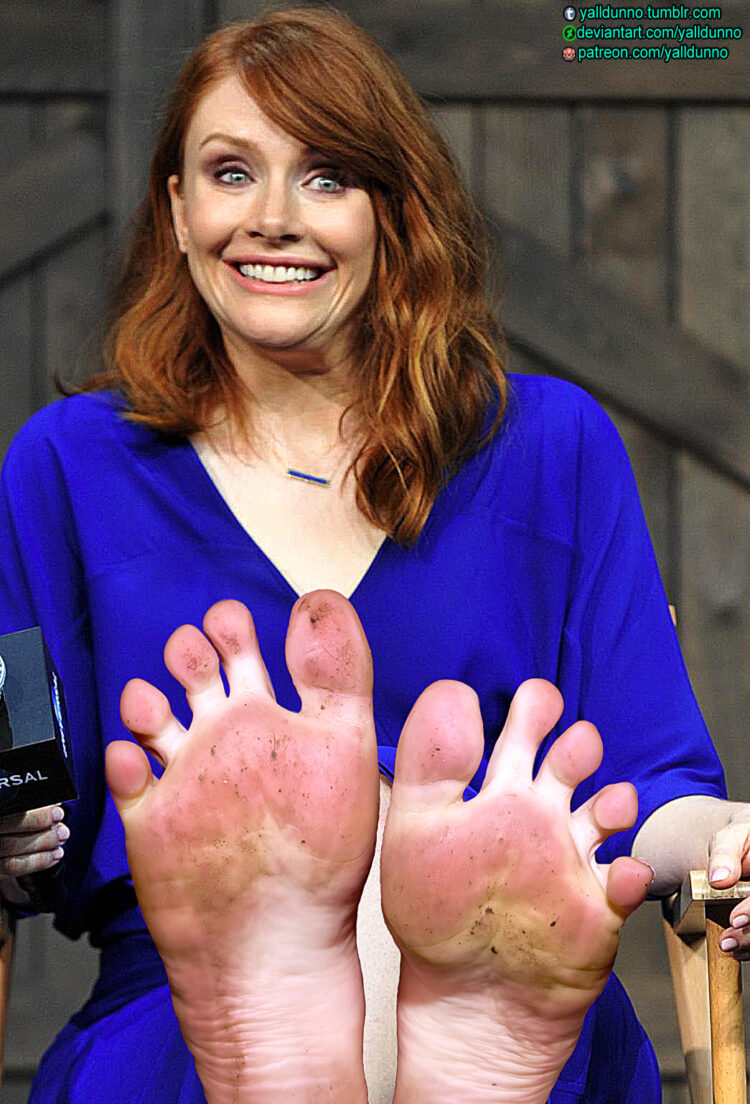 emma howard feet 5