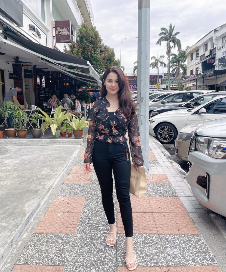 emma maembong feet 1