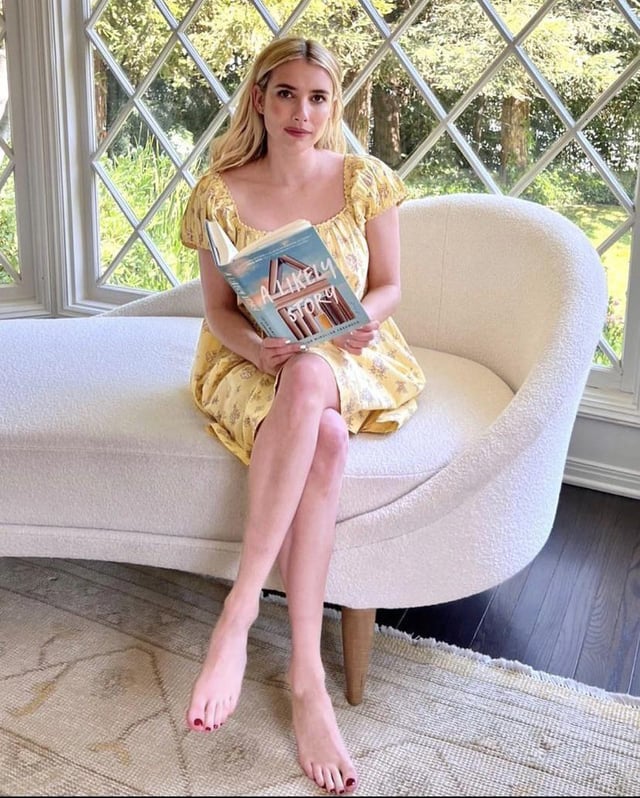 emma roberts feet 1