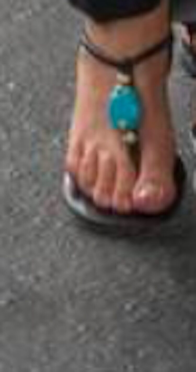 emmanuelle alt feet 1 scaled