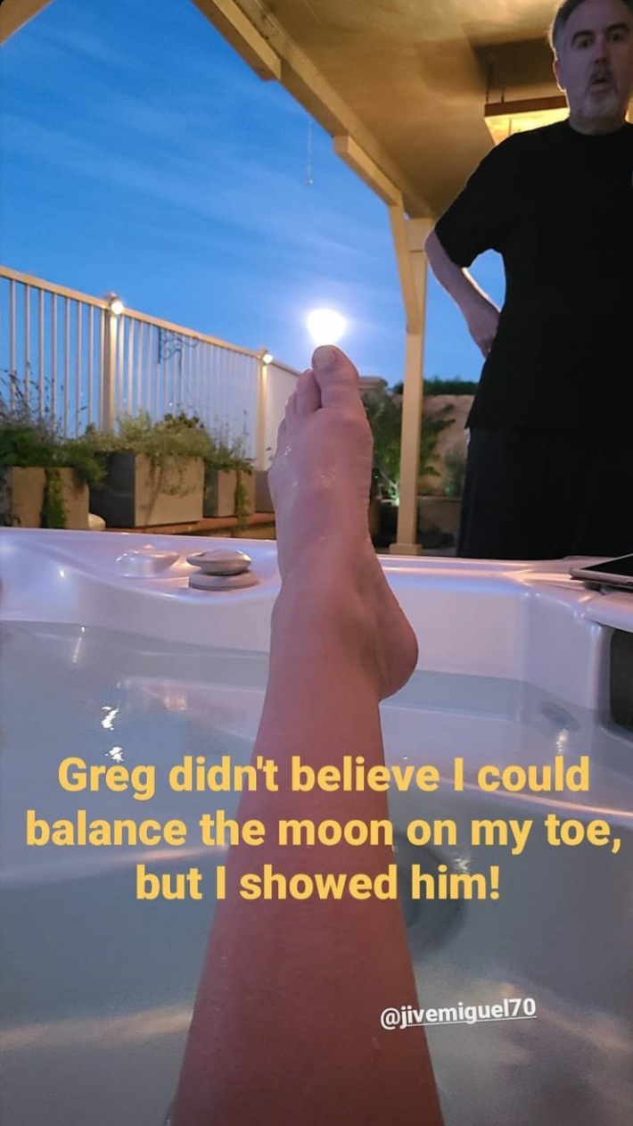 emme maclendon feet 3