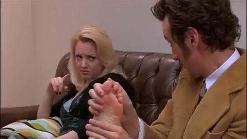 emme maclendon feet 5