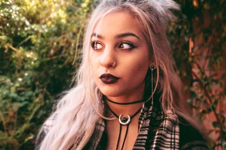 emmina saccone feet 6