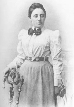 emmy noether feet 3