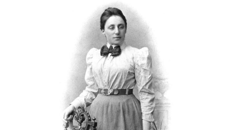 emmy noether feet 6
