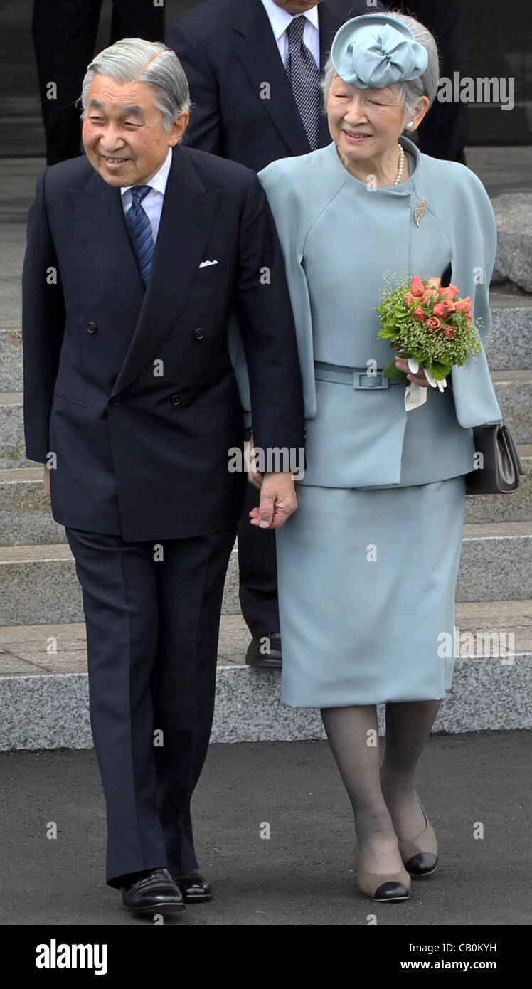 empress michiko feet 4