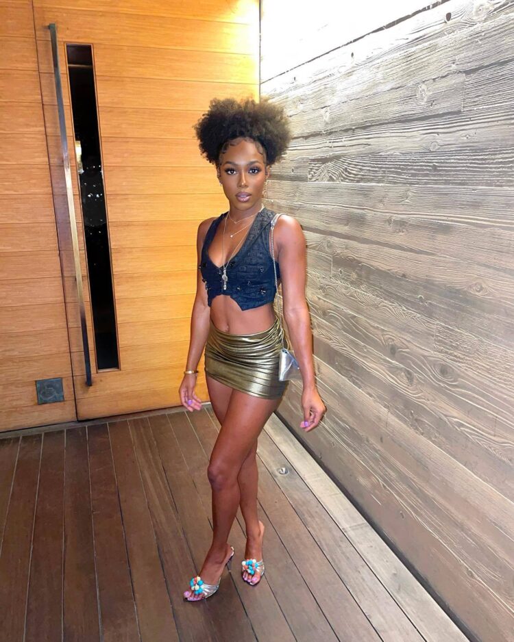 emyri crutchfield feet