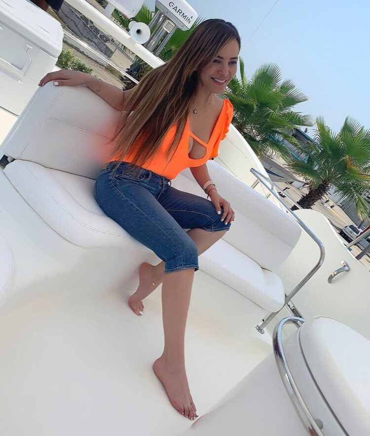 endrina yepez feet 1