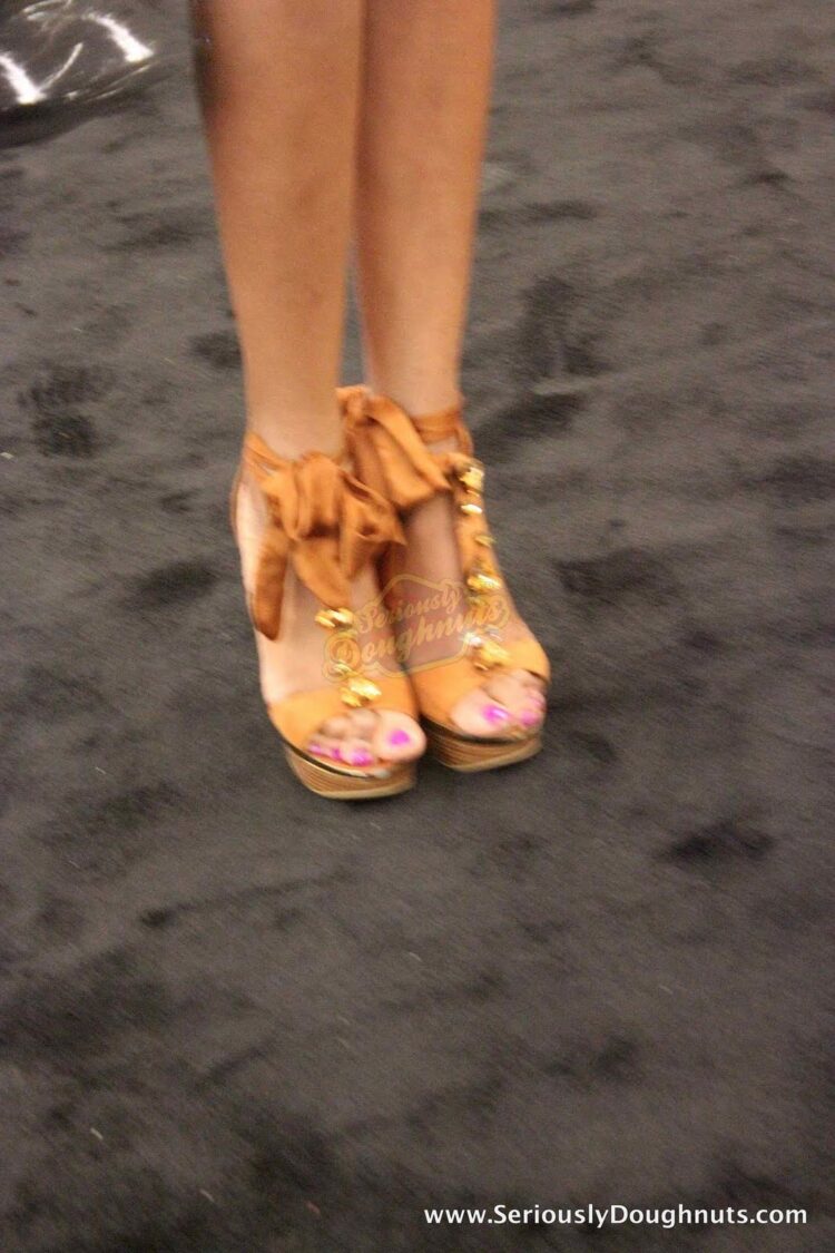 enemaya lawani feet 1