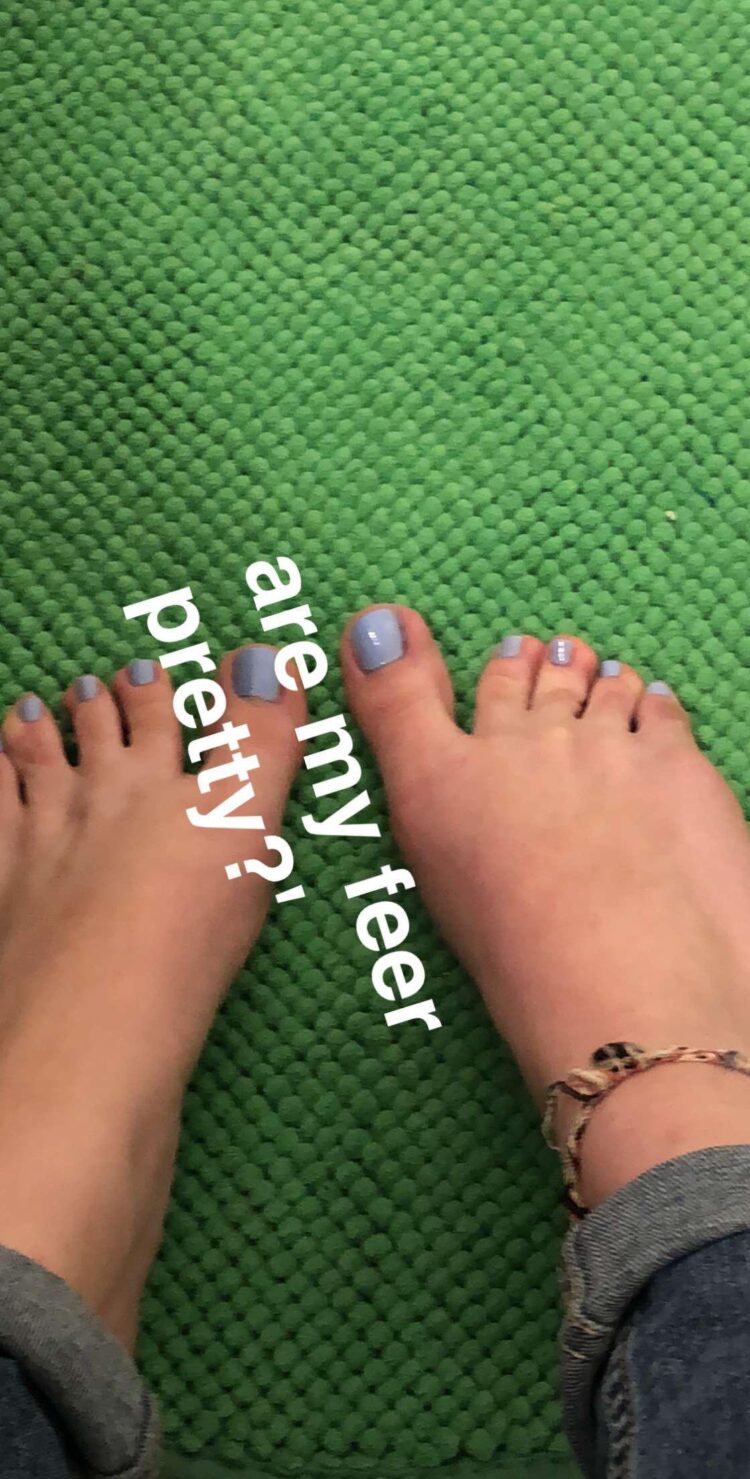 enya umanzor feet
