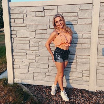 erica delsman feet 5