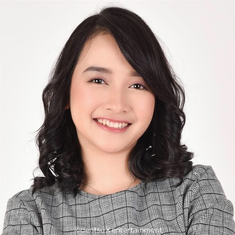 eriena kartika dewi feet 3