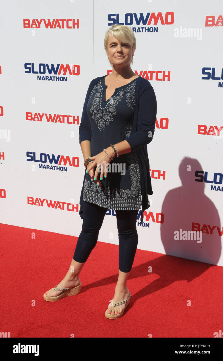 erika eleniak feet 3