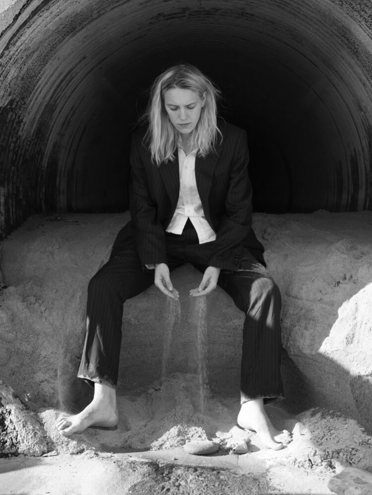 erika linder feet 5