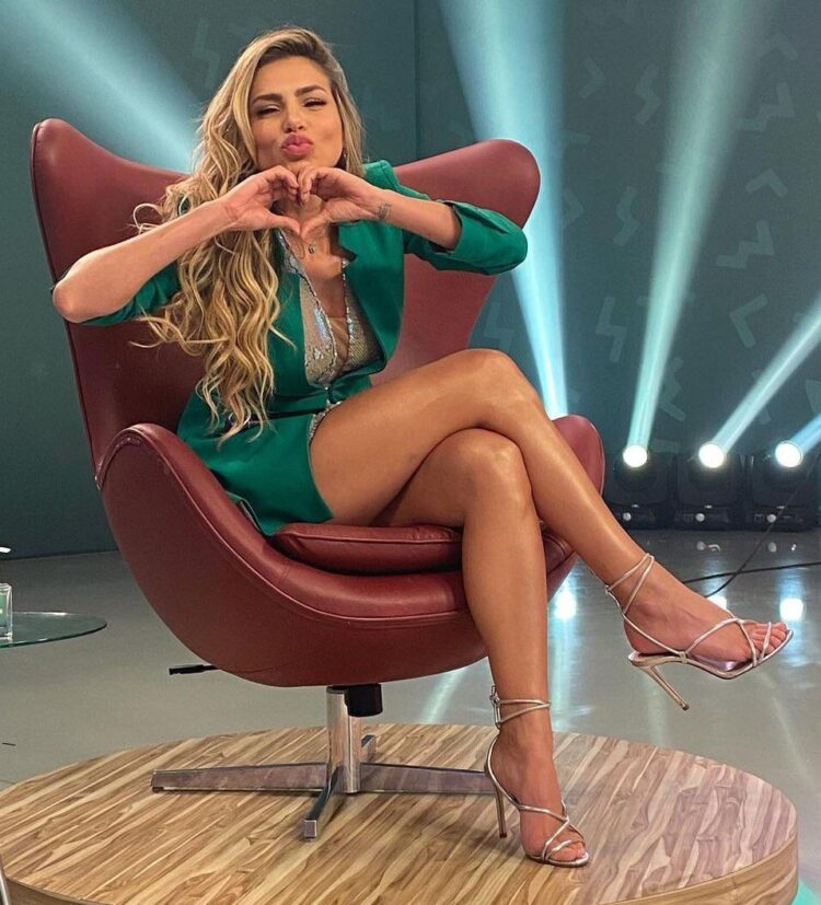 erika schneider feet 5