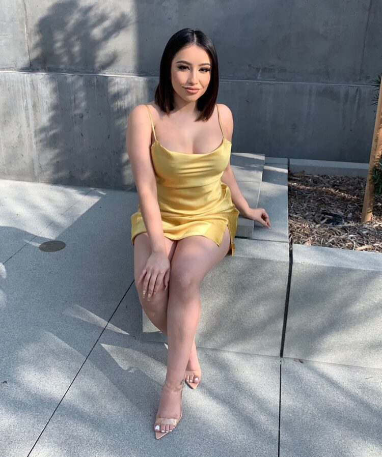 erikka rodrigues feet 1