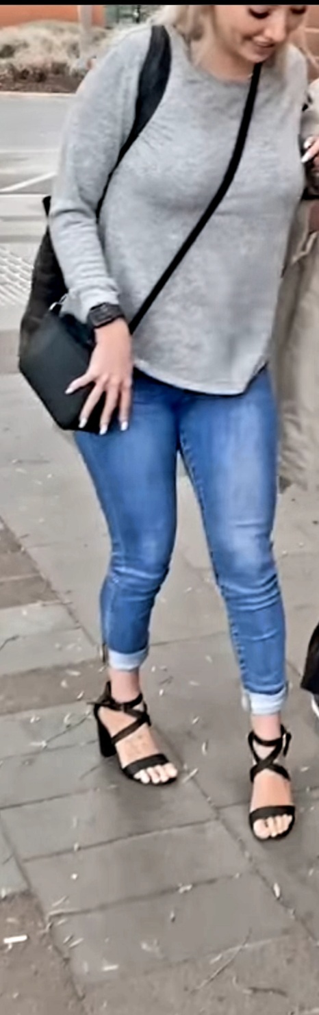 erin alysha barnett feet 3