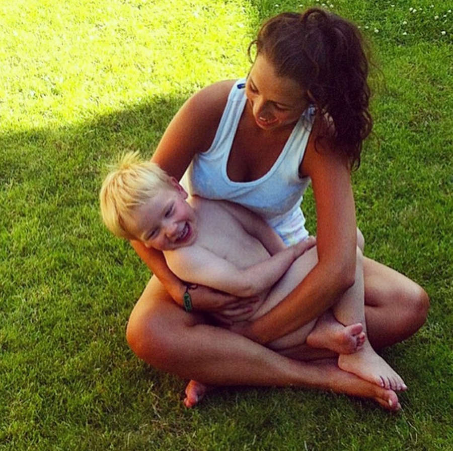 erin armstrong feet 6