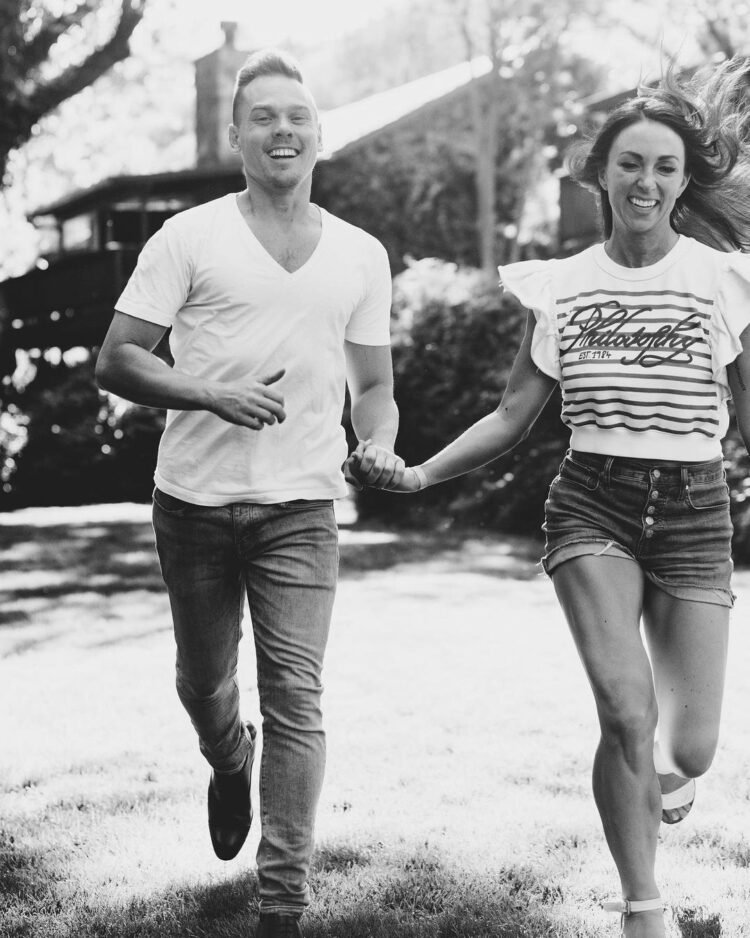 erin gloria ryan feet 5