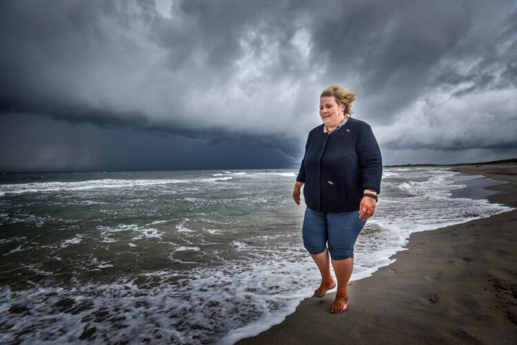 erna solberg feet