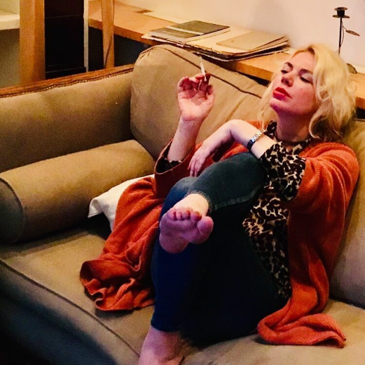 esmeralda mitre feet 2