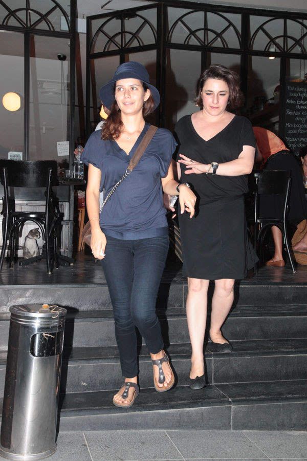 esra dermancioglu feet 5