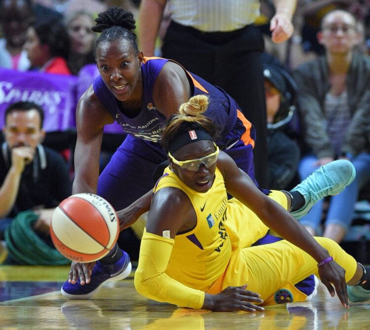 essence carson feet 6