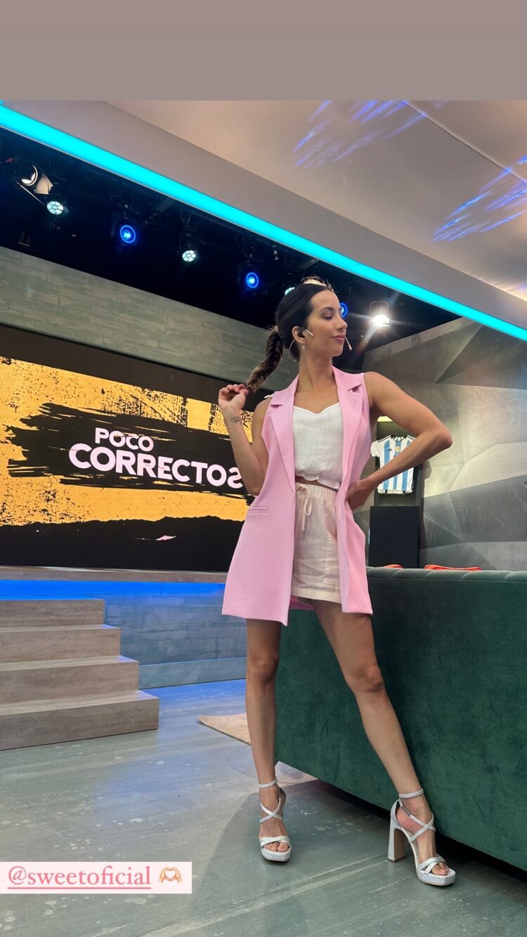 estefi berardi feet 3