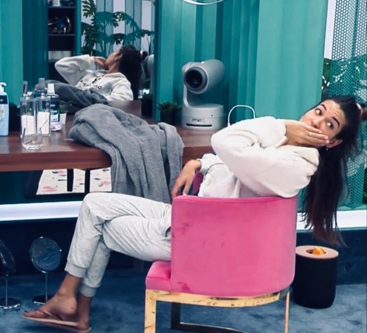 estela grande feet 2