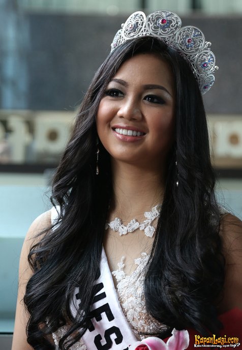 estelita liana feet 4