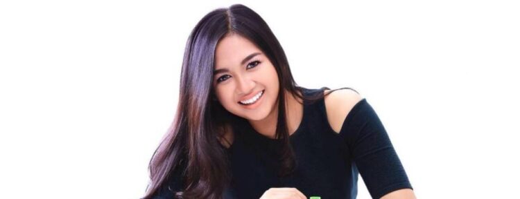 estelita liana feet 6