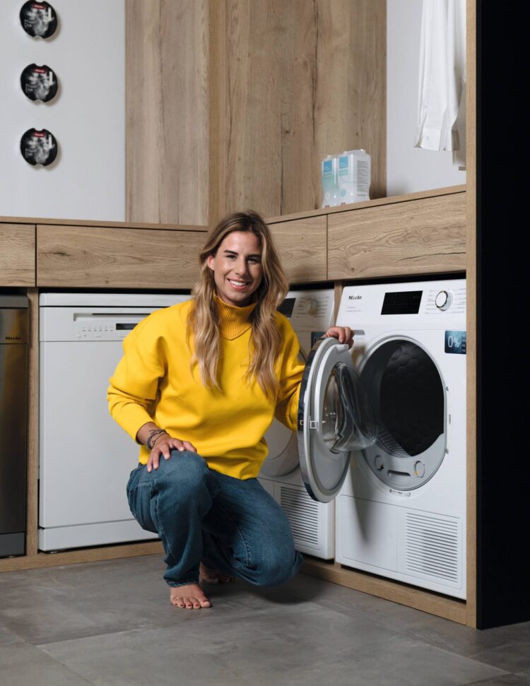 ester ledecka feet 4 scaled