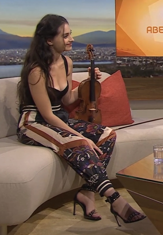 esther abrami feet 1