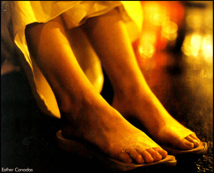 esther canadas feet 4