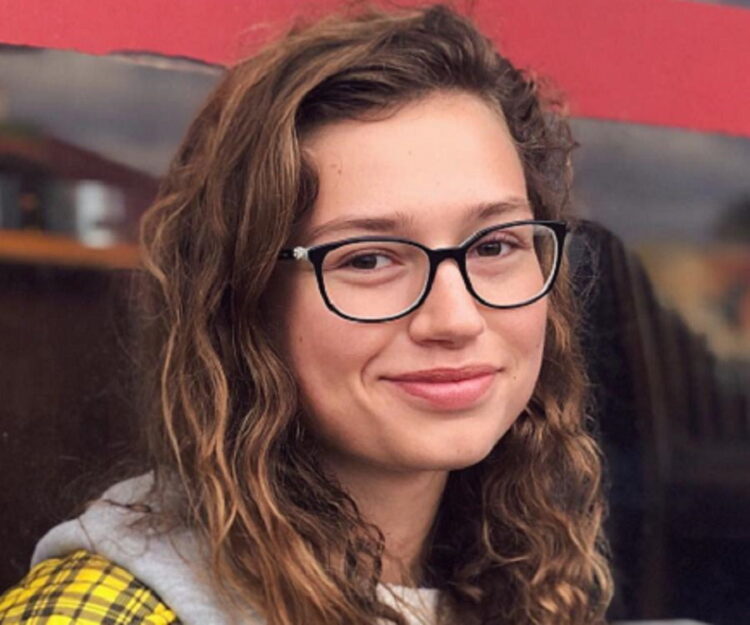 esther grace frantzich feet 4