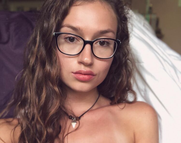 esther grace frantzich feet 6