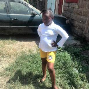 esther kahumbi feet 4