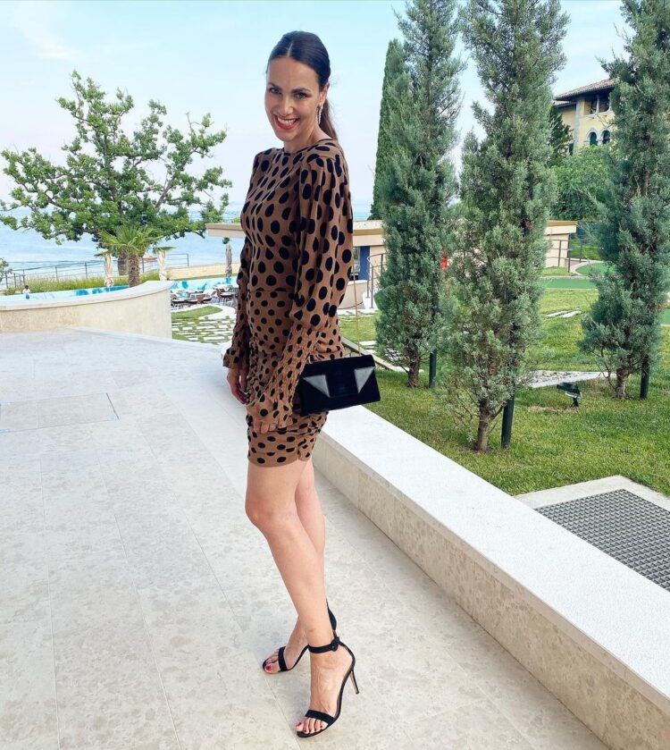 esther sedlaczek feet