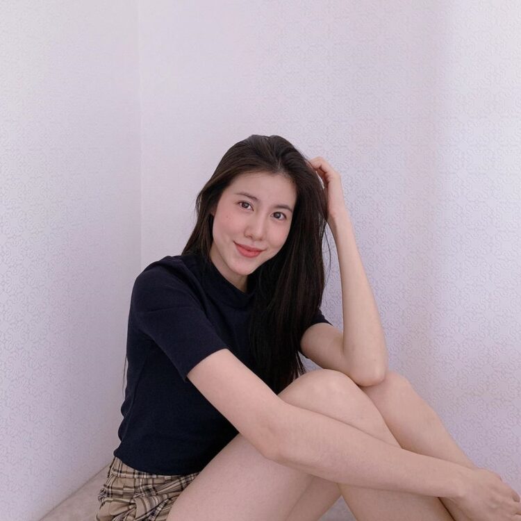 esther supreeleela feet 3