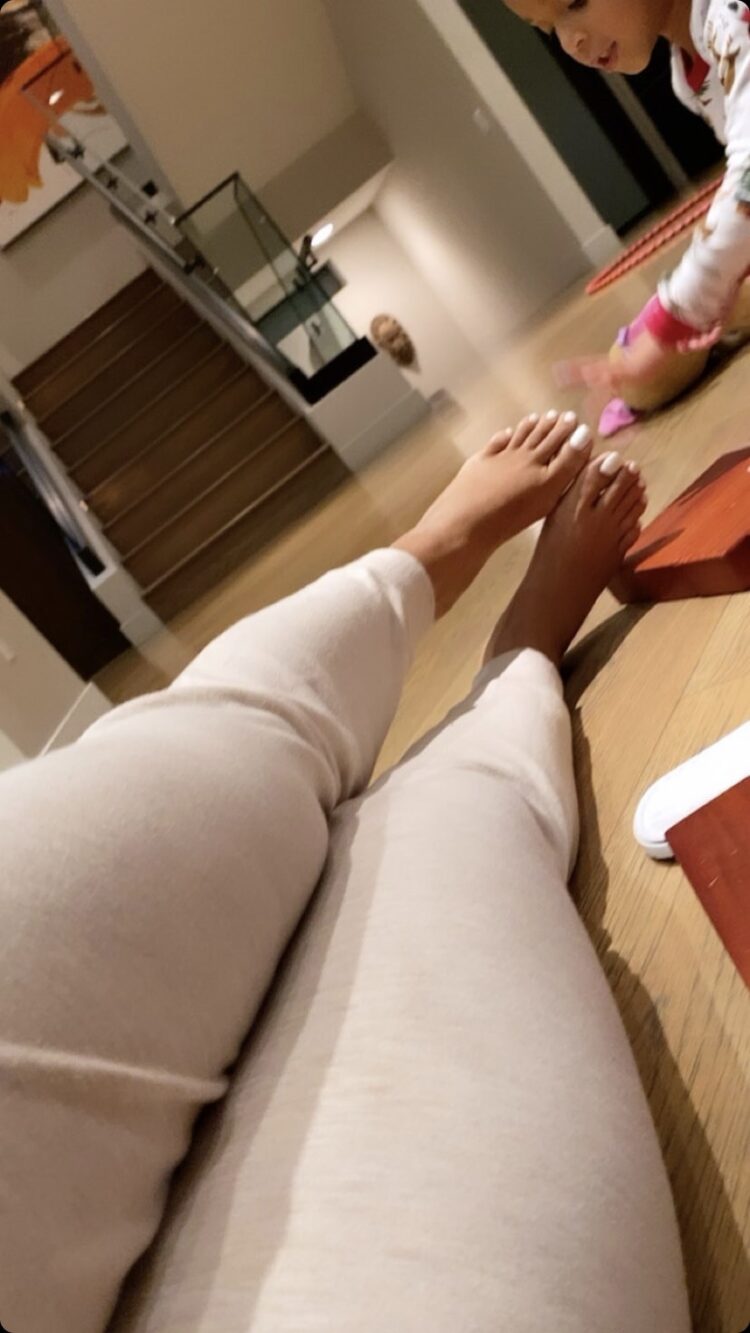 eudoxie mbouguiengue feet 4