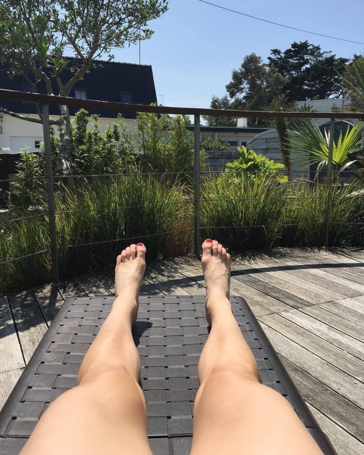 eugenie le sommer feet 3