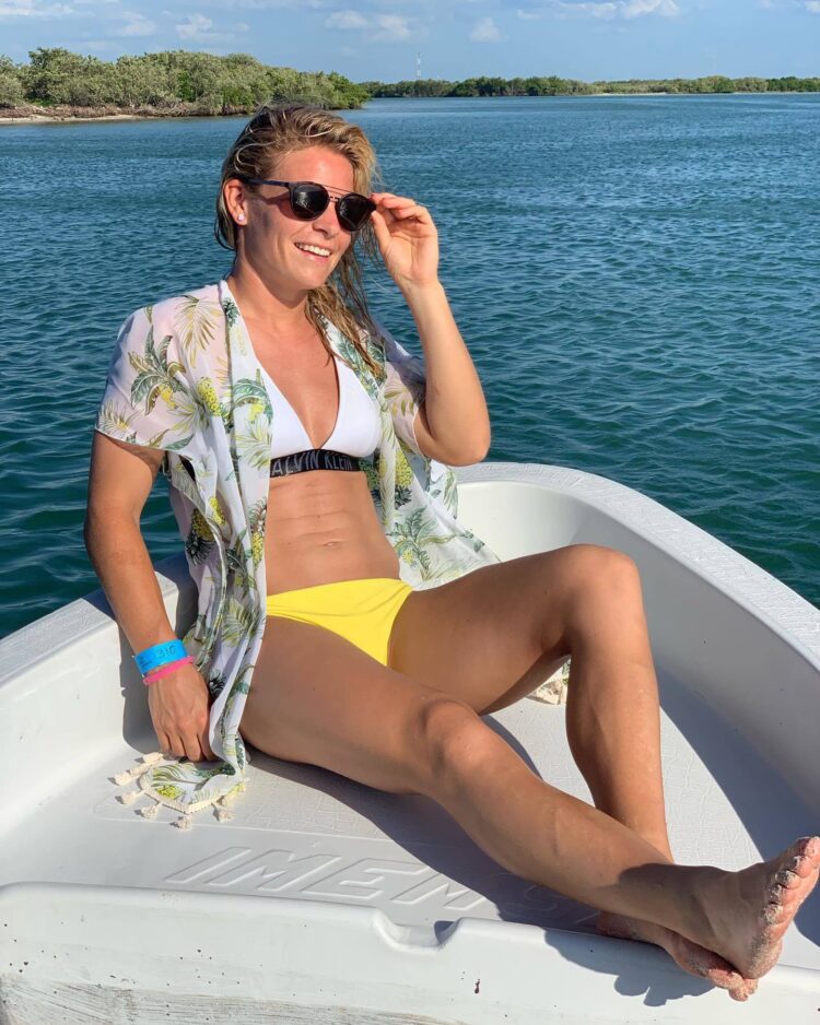 eugenie le sommer feet 4