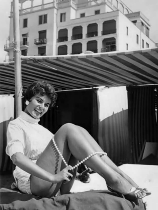 eunice gayson feet 2