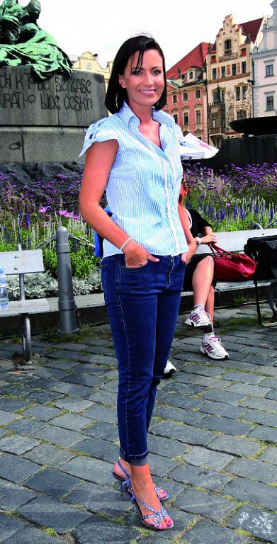 eva decastelo feet 4