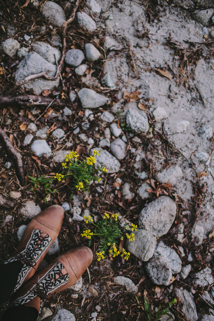 eva kosmas flores feet 1