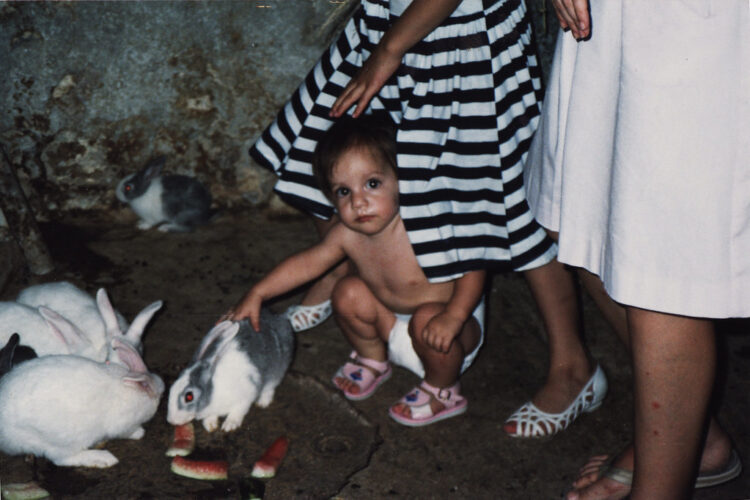 eva kosmas flores feet 2