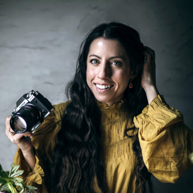 eva kosmas flores feet 4