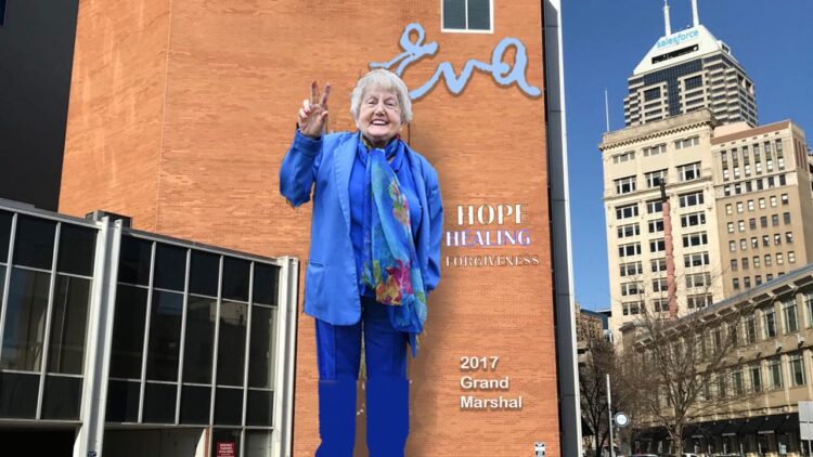 eva mozes kor feet 3