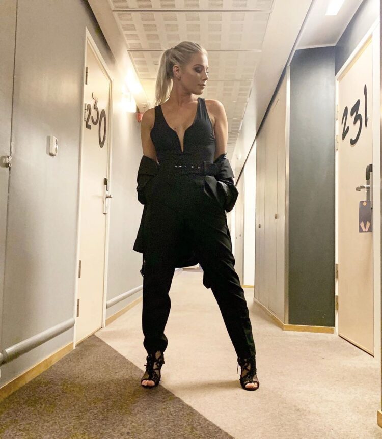 eveline karlsen feet 1